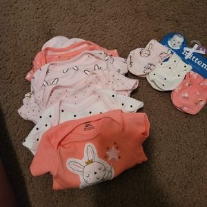 A lot of (5) onesies and mittens to match